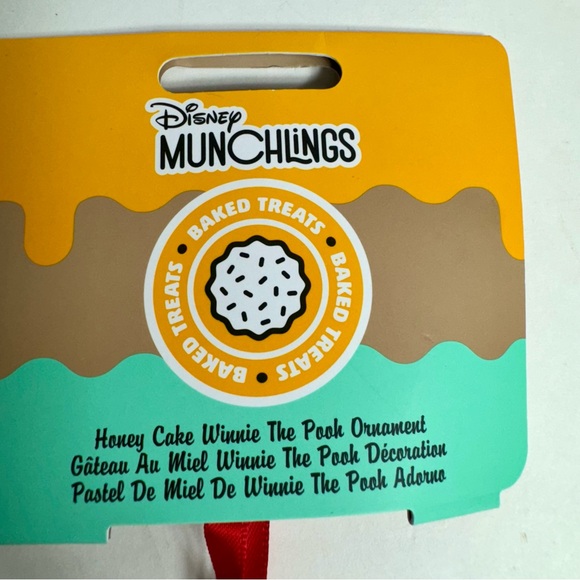 NWT. Disney Ornament - Munchlings Honey Cake Winnie The Pooh decoration - Picture 9 of 9